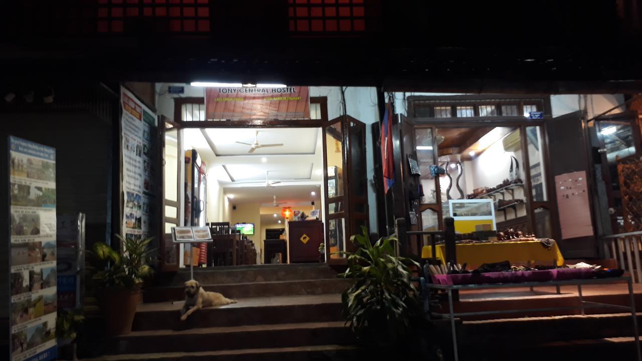 Tony Central Hostel Luang Prabang Extérieur photo